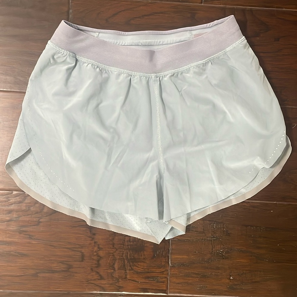 Lululemon athletic shorts 4 small never worn!!